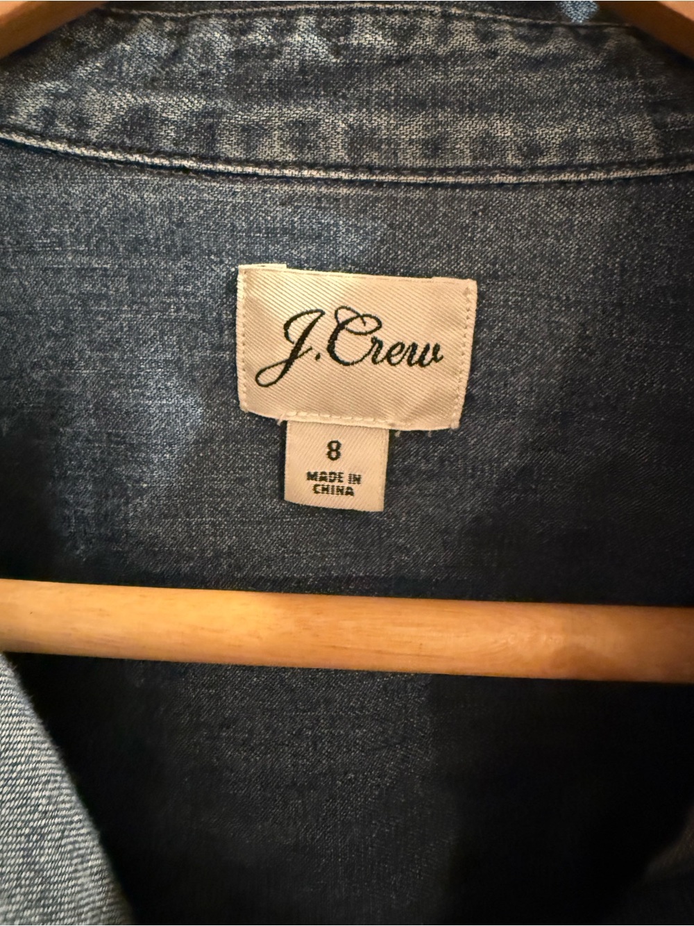 💙 J.Crew Denim Women’s Button-Up Shirt - Medium Blue 💙 - Picture 2 of 7
